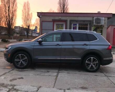 Серый Фольксваген Тигуан, объемом двигателя 2 л и пробегом 75 тыс. км за 20000 $, фото 16 на Automoto.ua