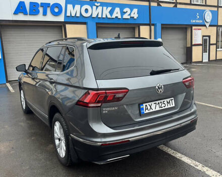 Серый Фольксваген Тигуан, объемом двигателя 1.98 л и пробегом 128 тыс. км за 17500 $, фото 2 на Automoto.ua
