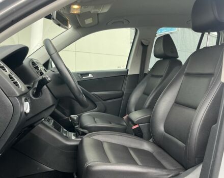 Сірий Фольксваген Тігуан, об'ємом двигуна 2 л та пробігом 172 тис. км за 11890 $, фото 5 на Automoto.ua