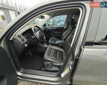 Серый Фольксваген Тигуан, объемом двигателя 1.98 л и пробегом 207 тыс. км за 13200 $, фото 8 на Automoto.ua