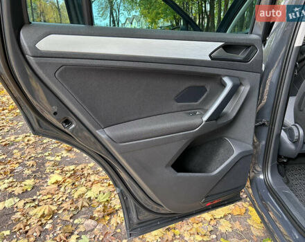 Серый Фольксваген Тигуан, объемом двигателя 1.98 л и пробегом 265 тыс. км за 20999 $, фото 11 на Automoto.ua