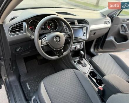 Сірий Фольксваген Тігуан, об'ємом двигуна 0 л та пробігом 146 тис. км за 16300 $, фото 16 на Automoto.ua