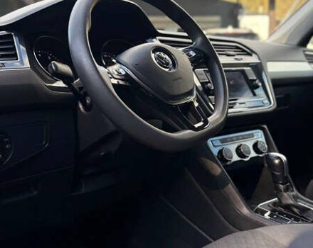 Сірий Фольксваген Тігуан, об'ємом двигуна 1.98 л та пробігом 149 тис. км за 17800 $, фото 25 на Automoto.ua