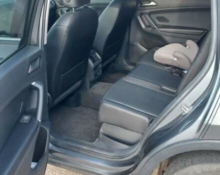 Серый Фольксваген Тигуан, объемом двигателя 2 л и пробегом 147 тыс. км за 23000 $, фото 4 на Automoto.ua