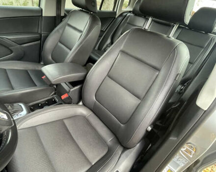 Сірий Фольксваген Тігуан, об'ємом двигуна 1.98 л та пробігом 199 тис. км за 12700 $, фото 12 на Automoto.ua