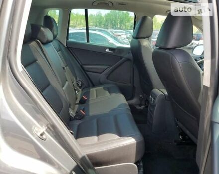 Серый Фольксваген Тигуан, объемом двигателя 2 л и пробегом 112 тыс. км за 3000 $, фото 10 на Automoto.ua