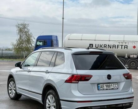 Серый Фольксваген Тигуан, объемом двигателя 2 л и пробегом 167 тыс. км за 15999 $, фото 4 на Automoto.ua