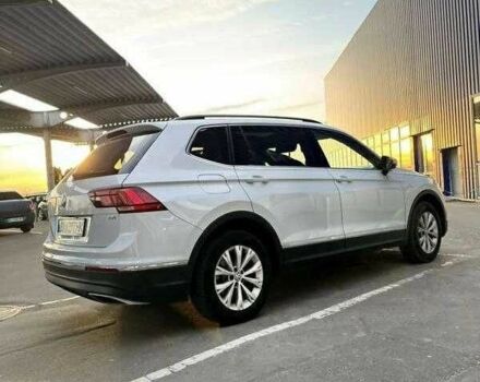 Серый Фольксваген Тигуан, объемом двигателя 2 л и пробегом 107 тыс. км за 16000 $, фото 1 на Automoto.ua