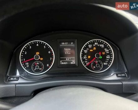 Сірий Фольксваген Тігуан, об'ємом двигуна 2 л та пробігом 196 тис. км за 13300 $, фото 13 на Automoto.ua