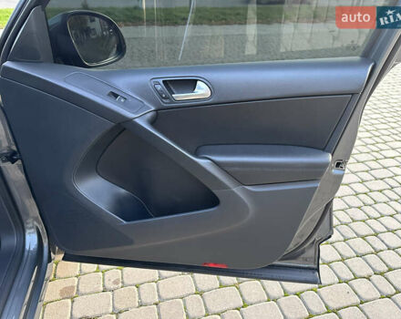 Сірий Фольксваген Тігуан, об'ємом двигуна 1.98 л та пробігом 158 тис. км за 13999 $, фото 26 на Automoto.ua