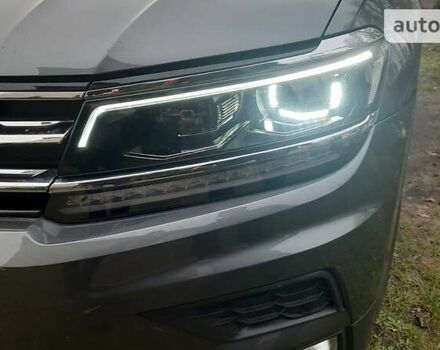 Серый Фольксваген Тигуан, объемом двигателя 2 л и пробегом 194 тыс. км за 25000 $, фото 10 на Automoto.ua