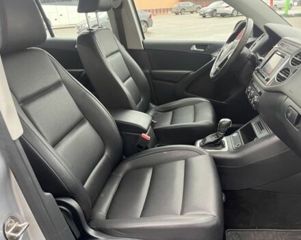 Сірий Фольксваген Тігуан, об'ємом двигуна 2 л та пробігом 172 тис. км за 11890 $, фото 7 на Automoto.ua