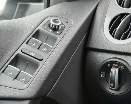 Серый Фольксваген Тигуан, объемом двигателя 2 л и пробегом 181 тыс. км за 15000 $, фото 31 на Automoto.ua