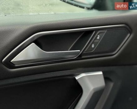 Сірий Фольксваген Тігуан, об'ємом двигуна 1.98 л та пробігом 152 тис. км за 18400 $, фото 31 на Automoto.ua