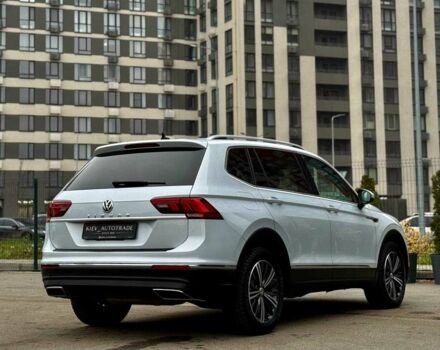 Серый Фольксваген Тигуан, объемом двигателя 2 л и пробегом 77 тыс. км за 19700 $, фото 2 на Automoto.ua