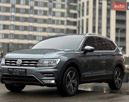 Серый Фольксваген Тигуан, объемом двигателя 2 л и пробегом 155 тыс. км за 18500 $, фото 5 на Automoto.ua