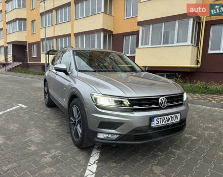 Серый Фольксваген Тигуан, объемом двигателя 1.97 л и пробегом 149 тыс. км за 25000 $, фото 1 на Automoto.ua