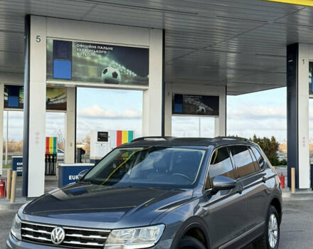 Серый Фольксваген Тигуан, объемом двигателя 2 л и пробегом 240 тыс. км за 14999 $, фото 9 на Automoto.ua