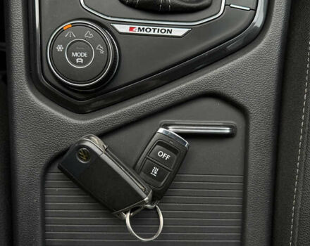 Сірий Фольксваген Тігуан, об'ємом двигуна 1.98 л та пробігом 163 тис. км за 28600 $, фото 32 на Automoto.ua