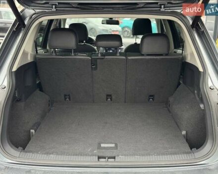 Сірий Фольксваген Тігуан, об'ємом двигуна 1.98 л та пробігом 152 тис. км за 18400 $, фото 68 на Automoto.ua