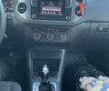Сірий Фольксваген Тігуан, об'ємом двигуна 2 л та пробігом 110 тис. км за 14300 $, фото 9 на Automoto.ua