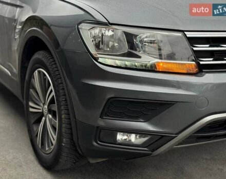Сірий Фольксваген Тігуан, об'ємом двигуна 1.98 л та пробігом 152 тис. км за 18400 $, фото 22 на Automoto.ua
