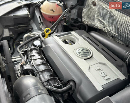 Серый Фольксваген Тигуан, объемом двигателя 2 л и пробегом 181 тыс. км за 15000 $, фото 54 на Automoto.ua