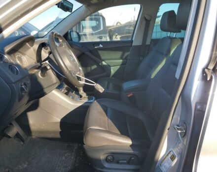 Сірий Фольксваген Тігуан, об'ємом двигуна 2 л та пробігом 166 тис. км за 8300 $, фото 6 на Automoto.ua