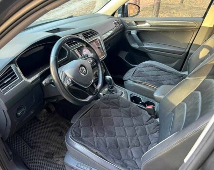 Серый Фольксваген Тигуан, объемом двигателя 2 л и пробегом 215 тыс. км за 21000 $, фото 8 на Automoto.ua