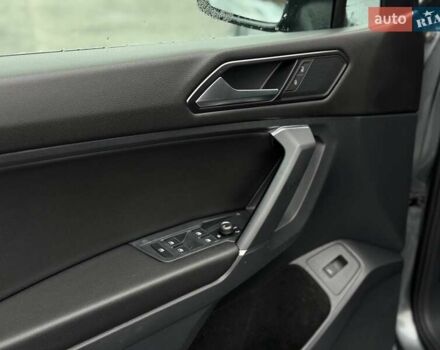 Сірий Фольксваген Тігуан, об'ємом двигуна 1.98 л та пробігом 152 тис. км за 18400 $, фото 29 на Automoto.ua