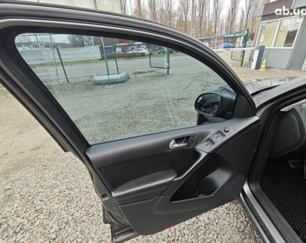 Сірий Фольксваген Тігуан, об'ємом двигуна 0 л та пробігом 207 тис. км за 13200 $, фото 10 на Automoto.ua