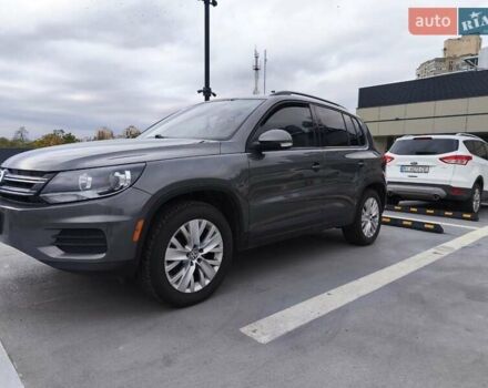 Сірий Фольксваген Тігуан, об'ємом двигуна 1.98 л та пробігом 206 тис. км за 13500 $, фото 1 на Automoto.ua
