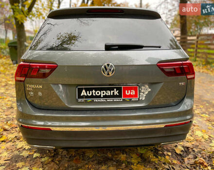 Серый Фольксваген Тигуан, объемом двигателя 2 л и пробегом 205 тыс. км за 16940 $, фото 13 на Automoto.ua