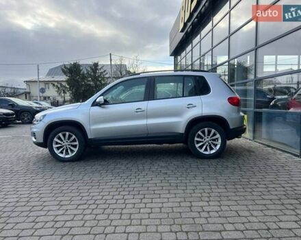 Сірий Фольксваген Тігуан, об'ємом двигуна 2 л та пробігом 196 тис. км за 13300 $, фото 3 на Automoto.ua