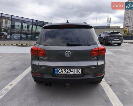 Сірий Фольксваген Тігуан, об'ємом двигуна 1.98 л та пробігом 206 тис. км за 13500 $, фото 4 на Automoto.ua
