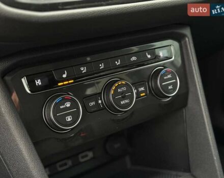 Сірий Фольксваген Тігуан, об'ємом двигуна 1.98 л та пробігом 152 тис. км за 18400 $, фото 45 на Automoto.ua