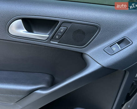 Сірий Фольксваген Тігуан, об'ємом двигуна 1.98 л та пробігом 158 тис. км за 13999 $, фото 37 на Automoto.ua