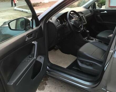 Серый Фольксваген Тигуан, объемом двигателя 2 л и пробегом 75 тыс. км за 20000 $, фото 12 на Automoto.ua