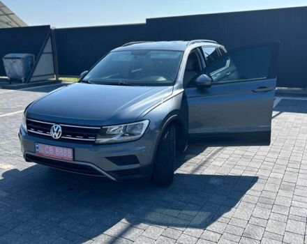 Сірий Фольксваген Тігуан, об'ємом двигуна 2 л та пробігом 135 тис. км за 15500 $, фото 3 на Automoto.ua