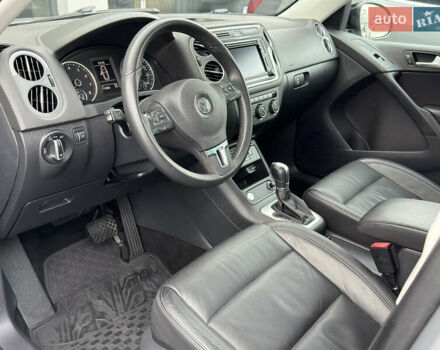 Серый Фольксваген Тигуан, объемом двигателя 2 л и пробегом 181 тыс. км за 15000 $, фото 8 на Automoto.ua