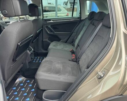 Серый Фольксваген Тигуан, объемом двигателя 2 л и пробегом 320 тыс. км за 20500 $, фото 4 на Automoto.ua