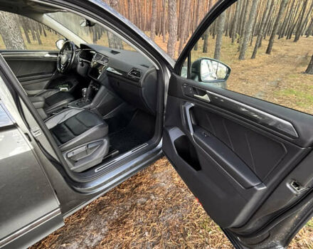 Сірий Фольксваген Тігуан, об'ємом двигуна 1.98 л та пробігом 81 тис. км за 23000 $, фото 10 на Automoto.ua