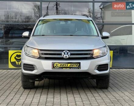 Сірий Фольксваген Тігуан, об'ємом двигуна 2 л та пробігом 196 тис. км за 13300 $, фото 1 на Automoto.ua