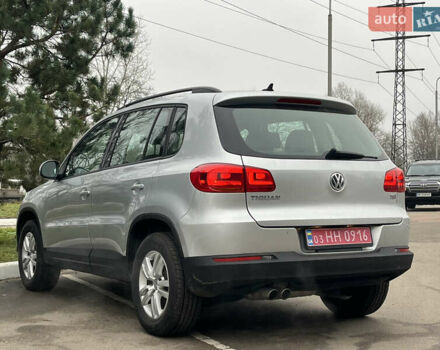 Серый Фольксваген Тигуан, объемом двигателя 2 л и пробегом 172 тыс. км за 10990 $, фото 4 на Automoto.ua