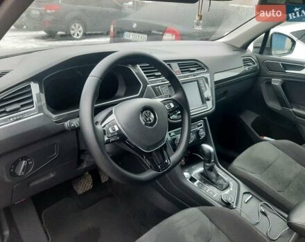 Серый Фольксваген Тигуан, объемом двигателя 1.98 л и пробегом 241 тыс. км за 24000 $, фото 1 на Automoto.ua