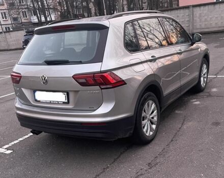 Сірий Фольксваген Тігуан, об'ємом двигуна 2 л та пробігом 250 тис. км за 15900 $, фото 9 на Automoto.ua
