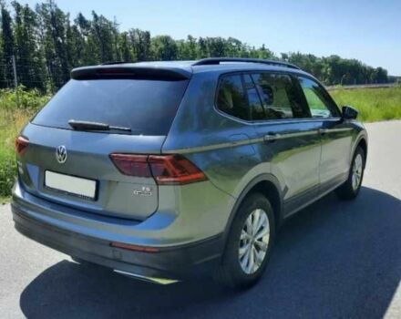 Сірий Фольксваген Тігуан, об'ємом двигуна 2 л та пробігом 105 тис. км за 11000 $, фото 3 на Automoto.ua