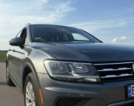 Сірий Фольксваген Тігуан, об'ємом двигуна 1.98 л та пробігом 116 тис. км за 18500 $, фото 2 на Automoto.ua