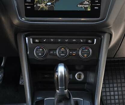 Сірий Фольксваген Тігуан, об'ємом двигуна 1.98 л та пробігом 119 тис. км за 22900 $, фото 33 на Automoto.ua