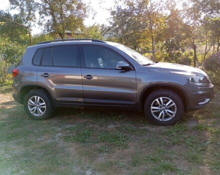 Серый Фольксваген Тигуан, объемом двигателя 2 л и пробегом 160 тыс. км за 15000 $, фото 7 на Automoto.ua
